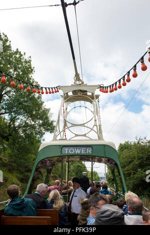 À bord du bateau '' le surnom donné à un seul paquet open top Blackpool tram qui fonctionne à Crich Tramway Village, Derbyshire 19/08/2018 Banque D'Images