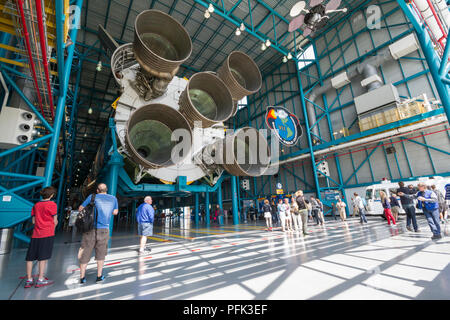 Les moteurs de fusée lunaire Saturn V au Centre spatial Kennedy, en Floride. Banque D'Images