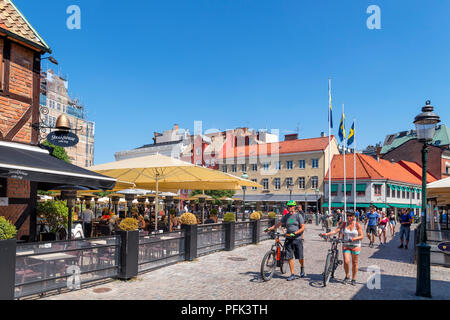 Malmö, Suède. Vue vers Lilla Torget dans la vieille ville (Gamla Staden), Malmö, Scania, Suède Banque D'Images