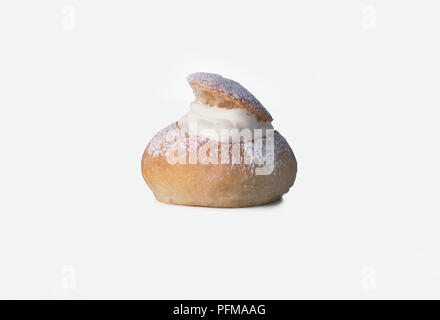 Semla suédois traditionnellement cream bun Banque D'Images