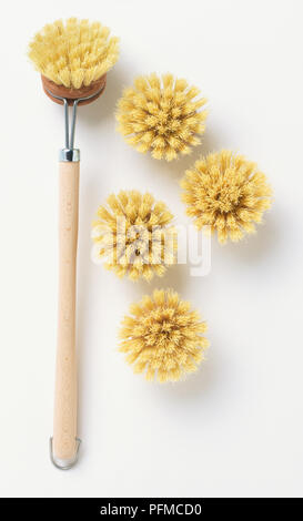 Brosse à vaisselle avec têtes de brosse de rechange, vue d'en haut Banque D'Images