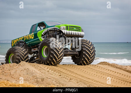 Monster truck sur la plage prise à Bournemouth, Dorset, Royaume-Uni le 31 mai 2015 Banque D'Images