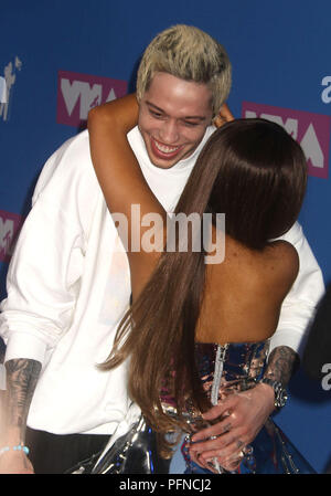 New York City, New York, USA. 20e Août, 2018. PETE DAVIDSON et ARIANA GRANDE assister à l'arrivée pour les 2018 MTV 'volontaires d'atténuation' qui s'est tenue au Radio City Music Hall. Credit : Nancy/Kaszerman ZUMA Wire/Alamy Live News Banque D'Images