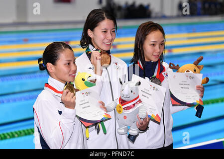 Jakarta, Indonésie. Credit : MATSUO. Août 21, 2018. (L-R) Sakiko Shimizu, yui Ohashi (JPN), Kim (KOR) Seoyeong Natation : 400m quatre nages individuel victoire Cérémonie au Stade Bung from Centre aquatique pendant les Jeux asiatiques 2018 Palembang Jakarta à Jakarta, Indonésie. Credit : MATSUO .K/AFLO SPORT/Alamy Live News Banque D'Images