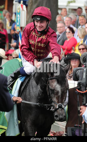 York, Royaume-Uni. Le 22 août, 2018. Oisin Murphy à bord de lion rugissant remporte le Juddmonte Festival International de Victoria 2018 hippodrome de York, l''hippodrome de York, York, Angleterre 22 Août 2018 Festival 2018 Ebor, hippodrome de York, Angleterre, Crédit : Allstar Photo Library/Alamy Live News Banque D'Images