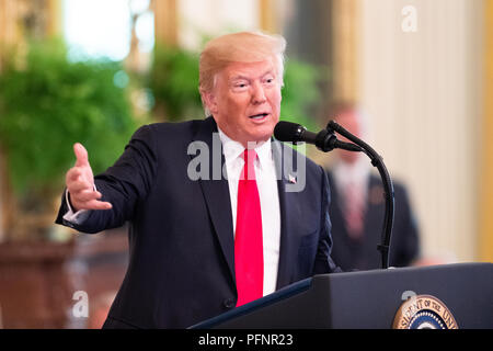 Washington DC, USA. Août 22, 2018. Cérémonie de remise de la médaille d'honneur avec le Président Donald Trump présentant la médaille d'honneur à la fin de l'é. John A. Chapman dans l'East Room à la Maison Blanche à Washington, DC Le 22 août 2018 Crédit : Michael Brochstein/Alamy Live News Banque D'Images