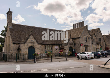Sherston Post Office & Stores, The Old School Sherston, Wiltshire, Angleterre, Royaume-Uni Banque D'Images