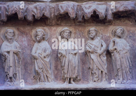 L'Espagne, le nord de l'Espagne, La Rioja, Logrono, Iglesia de San Bartolome, détail des figures sculptées en pierre, portail Banque D'Images