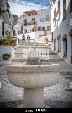 Street view en Frigiliana, Andalousie, Espagne, Europe Banque D'Images