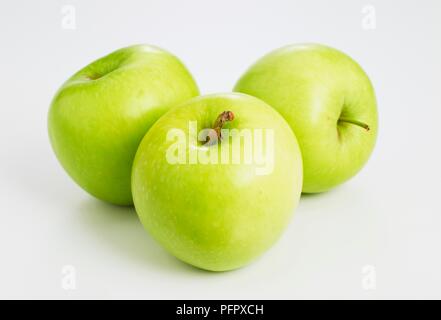 Trois pommes Granny Smith Banque D'Images