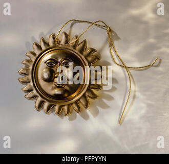 Soleil décoration d'arbre de Noël, close-up Banque D'Images