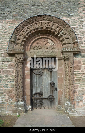 La Grande-Bretagne, l'Angleterre, Herefordshire, Kilpeck, Eglise St Mary et St David, porte Banque D'Images