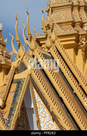 Cambodge, Phnom Penh, Palais Royal, Salle du Trône (Preah Thineang Vinnichay Dheva), détail de toit Banque D'Images