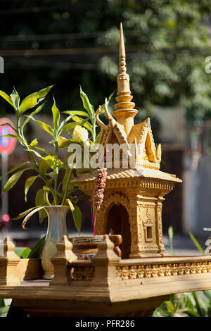 Cambodge, Phnom Penh, le Palais Royal, l'Esprit Maison en dehors de la Pagode d'argent (Wat Preah Keo) Banque D'Images