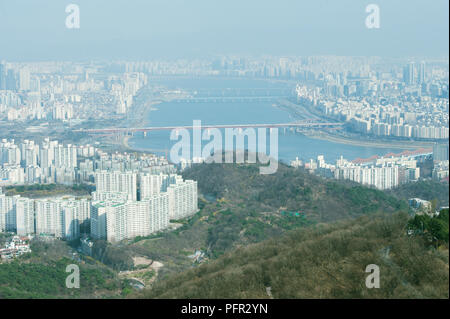La Corée du Sud, Séoul, Namsan, N Séoul tour (Tour de Namsan), vue à l'est de tower Banque D'Images