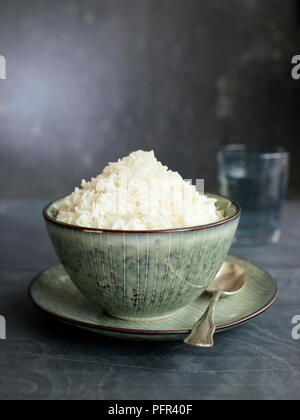 Bol de riz blanc cuit Banque D'Images