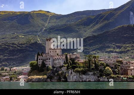 Castello Scaligero à Malcesine vue du lac Banque D'Images