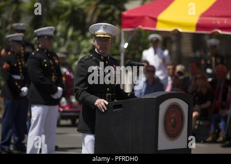 Corps des Marines américains, le général Eric Smith, le général commandant de la 1 Division de marines, prend la parole lors du 5ème Marines Vietnam War Memorial cérémonie de dévoilement à Marine Corps Base Camp Pendleton, en Californie, le 28 mai 2018. Le mémorial a été ajoutée à la 5ème Marines Memorial Garden à l'honneur et à la mémoire des soldats et marins avec l'unité qui ont donné leur vie protéger notre grande nation. Banque D'Images