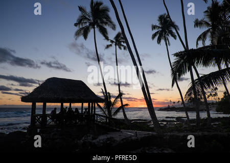 Lefaga, Matautu, Samoa - 6 août 2018 : Coucher de soleil au retour à Paradise Resort Banque D'Images