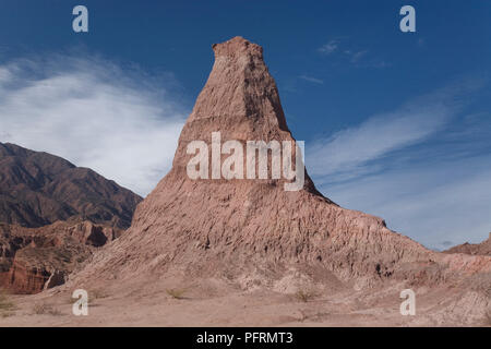 L'Argentine, la province de Salta, Cafayate, la Quebrada de las Conchas, El Obelisco, obélisque formation rocheuse dans la vallée de la rivière Conchas Banque D'Images