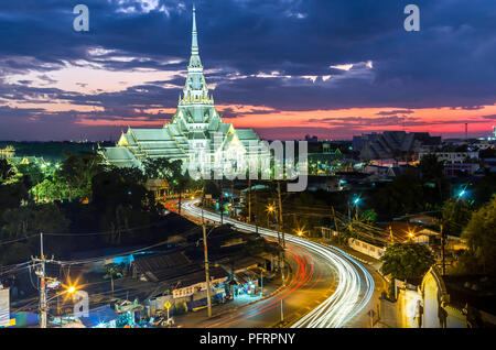 Temple Wat sothorn wararam worawihan Cha choeng sao province Tha Banque D'Images