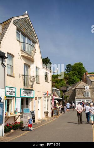 UK, Cornwall, Padstow, le Strand, Cerisiers cafe Banque D'Images