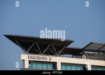 BELGRADE, SERBIE - août 21, 2018 : Ericsson logo sur leur bureau principal pour la Serbie. Ericsson est une des sociétés leader dans les télécommunications Pic Banque D'Images
