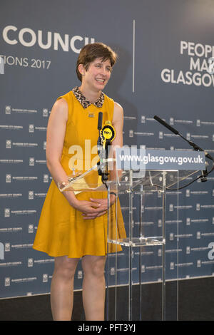 Candidat SNP Alison Thewliss remporte le siège centrale de Glasgow, Royaume-Uni les élections parlementaires, unis Arena, Glasgow, 9 juin 2017 Banque D'Images