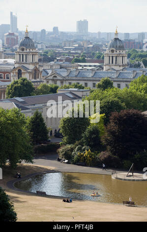 La Grande-Bretagne, l'Angleterre, Londres, Greenwich, lac de plaisance dans le parc de Greenwich et bâtiments de Old Royal Naval College Banque D'Images