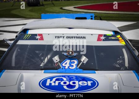 Tech. Le Sgt. Le nom de Scott Duffman orne le pare-brise de la # 43/# 17 Chevy Kroger Fastenal Ford avant la course NASCAR Coca-Cola 600 le 27 mai 2018, Concord, Caroline du Nord. Duffman, tué au combat le 18 février 2007, était une tactique particulière de l'opérateur. ST l'armée américaine opérateurs fournissent un accès global avec précision, grève, la récupération du personnel et de la chirurgie de bataille. Banque D'Images