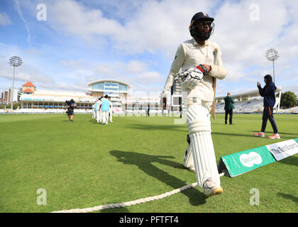 Adil Rashid d'Angleterre part du terrain à la fin du match pendant le cinquième jour du troisième match de Specsavers au Trent Bridge, Nottingham.PRESS ASSOCIATION photo. Date de la photo: Mercredi 22 août 2018. Voir PA Story CRICKET England. Le crédit photo devrait se lire comme suit : Mike Egerton/PA Wire. Banque D'Images