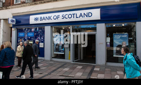 Stirling, Royaume-Uni - 11 août 2018 : l'avant de la Banque d'Écosse, en direction de la rue du Port Banque D'Images