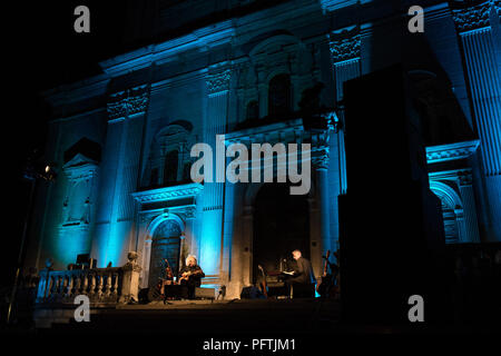 Varallo Sesia, Italt, Angelo Branduardi en concert Banque D'Images