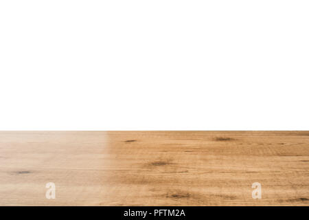 Table en bois et fond blanc. Vide. Copyspace. Banque D'Images
