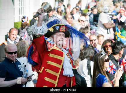 Le crieur public Tony Appleton (officiellement de Romford dans l'Essex) à Windsor le jour du mariage du prince Harry & Meghan Markle Banque D'Images