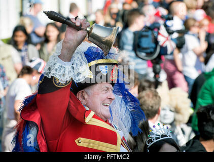 Le crieur public Tony Appleton (officiellement de Romford dans l'Essex) à Windsor le jour du mariage du prince Harry & Meghan Markle Banque D'Images