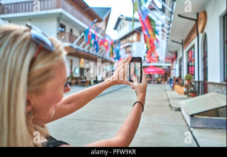 Prendre une fille selfies Banque D'Images