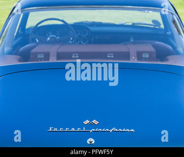 PLYMOUTH, MI/USA - Le 29 juillet 2018 : UN 1961 Ferrari 400 Superamerica de Pininfarina voiture exposée au Concours d'elégance d'Amérique car show. Banque D'Images