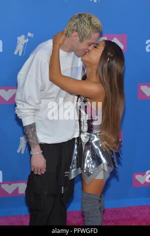 Pete Davidson et Ariana Grande assister à la 2018 MTV Video Music Awards au Radio City Music Hall, le 20 août 2018 dans la ville de New York. Banque D'Images