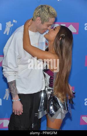 Pete Davidson et Ariana Grande assister à la 2018 MTV Video Music Awards au Radio City Music Hall, le 20 août 2018 dans la ville de New York. Banque D'Images