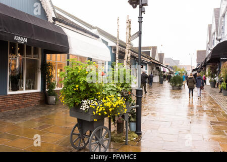 Une journée de shopping à Bicester Village Banque D'Images