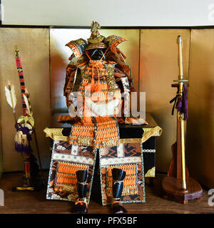 Figurine de guerrier Samouraï japonais sur la pièce l'hôtel particulier de l'agent public à Otsu, Shiga Prefecture, Japan Banque D'Images