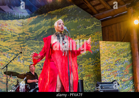 Singer Shakura S'Aida à Canmore Folk Music Festival, Canmore, Alberta, Canada Banque D'Images