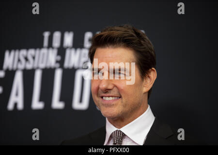 L'Acteur et producteur Tom Cruise, marche le caret rouge avant la projection de Mission Impossible un Fallout le Smithsonian National Air and Space Museum le 22 juillet, à Washington, DC. Banque D'Images