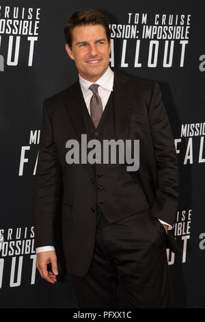 L'Acteur et producteur Tom Cruise, marche le caret rouge avant la projection de Mission Impossible un Fallout le Smithsonian National Air and Space Museum le 22 juillet, à Washington, DC. Banque D'Images