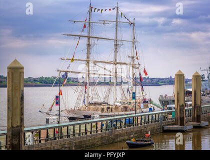 Sur la rivière Mersey durant la Régate des grands voiliers à Liverpool en 2018. Banque D'Images