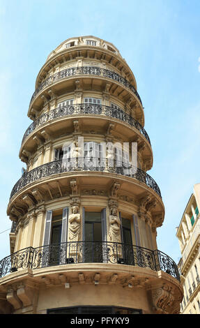 Haussmann traditionnel français et de l'architecture d'habitation à Marseille. Banque D'Images