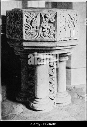 Cet ouvrage historique documente l'histoire naturelle du comté de Bedford, en se concentrant sur des monuments comme l'église Streatley et ses environs, offrant un aperçu du patrimoine local et des sites naturels. Banque D'Images