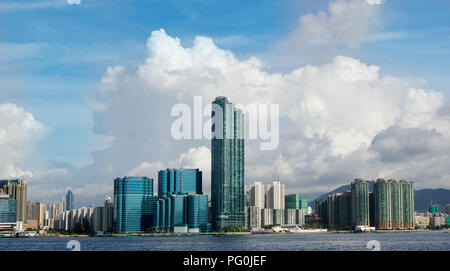 Vue sur la ville de Hong Kong sur le Harbour Grand Kowloon Hotel 2.08.2018 Banque D'Images