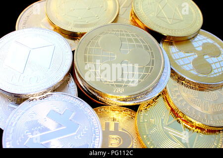 - Une nouvelle vague de révolutionner cryptocurrency - paiement numérique avec d'autres pièces de monnaie crypto Banque D'Images